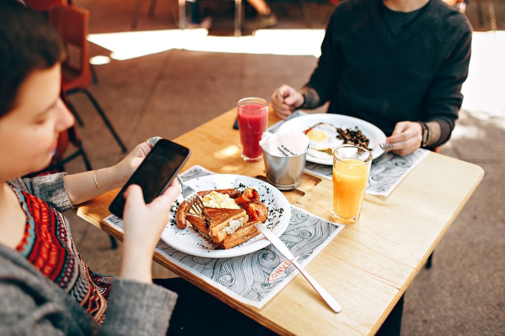 Image for 7 Restaurant Mobile Marketing Strategies to Drive Growth