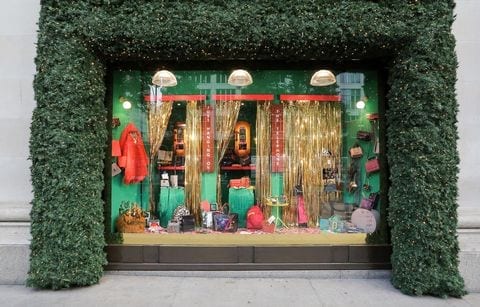 Photo of a window retail display, from Harper's Bazaar.