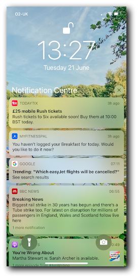 Several push notifications on a phone's lock screen